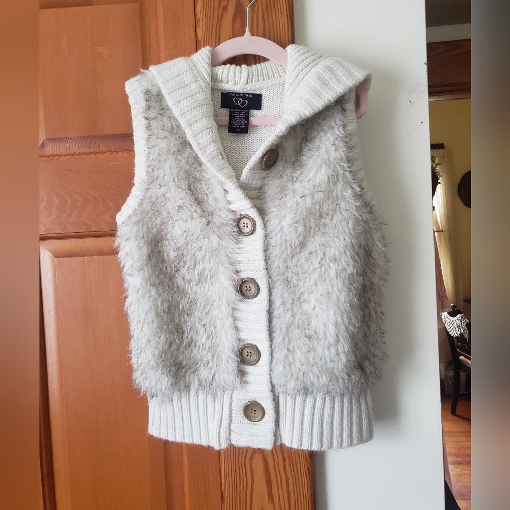 It's Our Time Cream Fuzzy Knit Kids Button Up Hooded Vest W Faux Fur Small